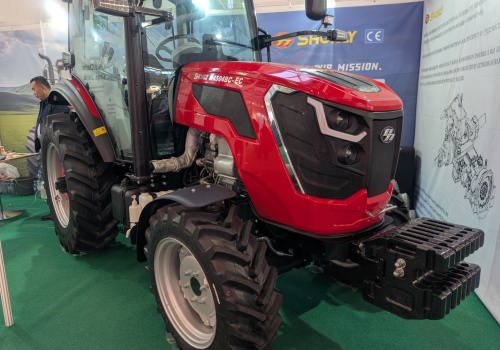 Niedrogi chiński ciągnik na wypasie zamiast Ursusa C-360? Shonly debiutuje w Polsce