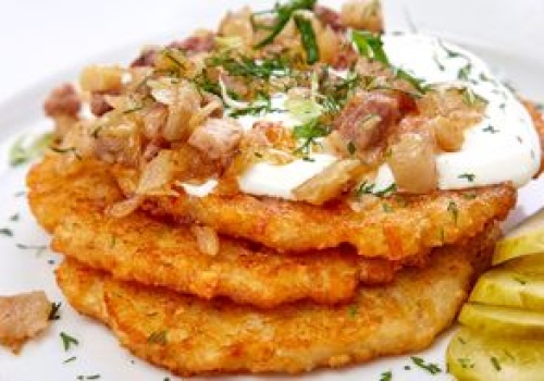 Placki ziemniaczane po góralsku to hit. Są tak sycące, że nie trzeba do nich robić gulaszu