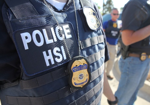 ICE deportowało do Gwatemali matkę i dwie 12-latki. Obie dziewczynki mają paszport USA