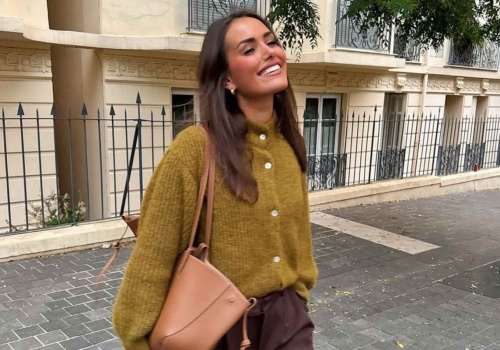 Polki wykupują ten oliwkowy kardigan z bawełny i wiskozy. Teraz kosztuje tylko 49,99 zł