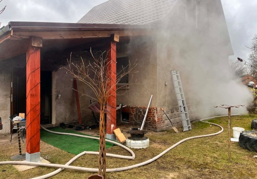 Sądów. Strażacy opanowali groźny pożar