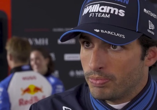 Perez znów kpi z F1 nawiązując do Mario Kart. Narzeka na brak… grzybków