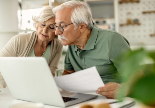 Długi seniorów: ile komornik może zabrać z emerytury?