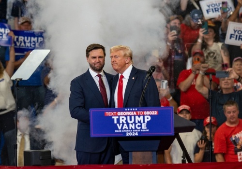 Vance popiera Trumpa w sprawie wojny z Iranem, bagatelizuje różnice w polityce