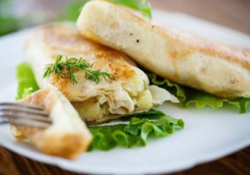 Na szybki obiad robię ukraińskie naleśniki. Wyglądają nieźle i mniej roboty niż z pierogami