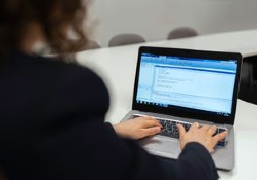 Dał ogłoszenie, przyszło 900 CV. Mówi, że złote czasy się skończyły