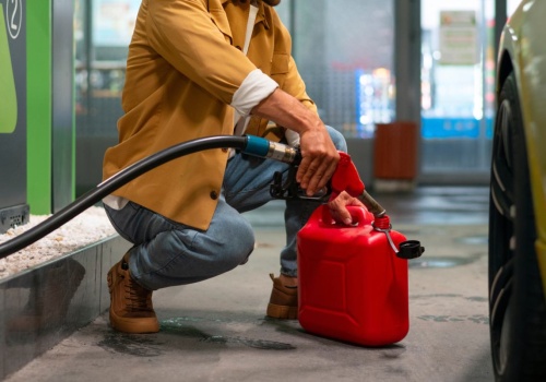 Kierowcy przygotowują się na drogie tankowanie. Ten przedmiot znów wraca do łask