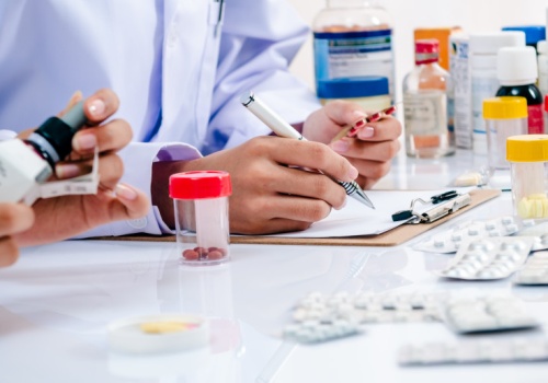 Pilny komunikat GIF: kolejny lek wycofany. Nieszczelne kapsułki groźne dla pacjentów