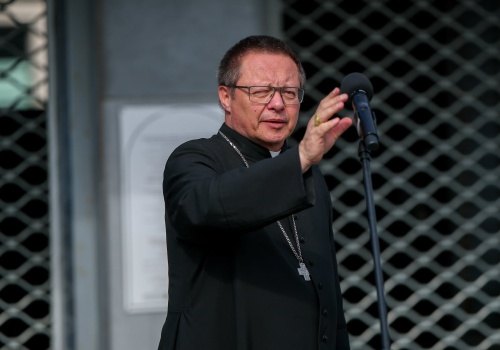 Kard. Grzegorz Ryś podczas rekolekcji akademickich: wiara rodzi się ze słuchania