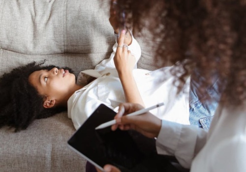 Szkolenia dla psychologów – dlaczego rozwój kompetencji jest dziś kluczowy w tej branży?