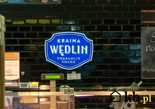 Dziennikarskie śledztwo: Sprawdzono skąd pochodzi mięso sprzedawane w Biedronce