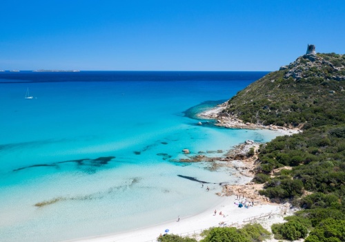 Sardynia z weekendem w świetnej cenie 749 PLN 🔥😍 Loty + ⭐⭐⭐⭐ hotel Holiday Inn 🌊⛱️