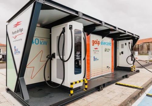 Leaf: 12 akumulatorowych pakietów zasili huby ładowania w porcie Vigo