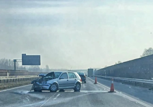 Wypadek na A2 w kierunku Siedlec. Jedna osoba ranna, trasa jest zablokowana