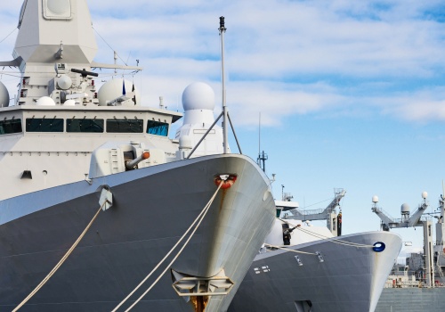 Szef IMO: eskorta wojskowa przez Ormuz zmniejszy ryzyko, ale nie zapewni pełnego bezpieczeństwa