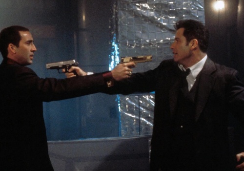 John Travolta i Nicolas Cage zamieniają się twarzami. Kultowy thriller 