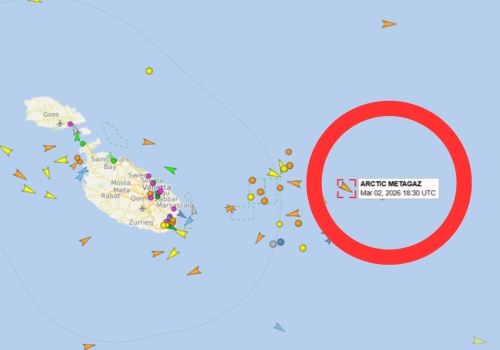 Dryfujący tankowiec Arctic Metagaz — czy turyści powinni się martwić?