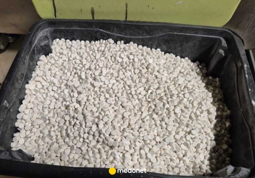 Policja rozbiła grupę fałszującą leki. 7 mln zł z nielegalnych sterydów