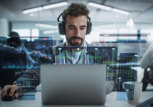 Trzech inwestorów-miliarderów w rok podwoiło swoje majątki dzięki AI. Jak długo ich modele będą wyprzedzać rynek?