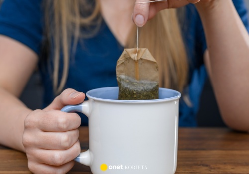 Czarna, zielona czy biała herbata jest najzdrowsza? Ekspertka wyjaśnia