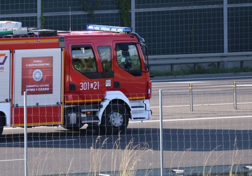 Pożar samochodu na S17. Utrudnienia w kierunku Warszawy
