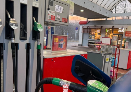 To będzie czarny tydzień na stacjach. Skąd wzięło się 9 zł za litr diesla?