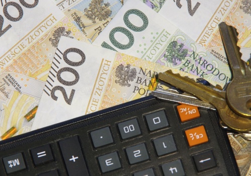 Seniorzy oddali mieszkania za dożywotnią rentę. Tyle miesięcznie wpływa na ich konta