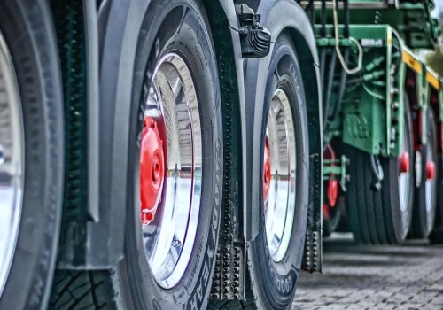 Największe wyzwania w transporcie ponadgabarytowym i dlaczego doświadczenie operatora ma kluczowe znaczenie