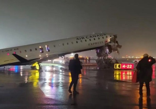 Dwóch pilotów zginęło po wypadku CRJ-900 w Nowym Jorku