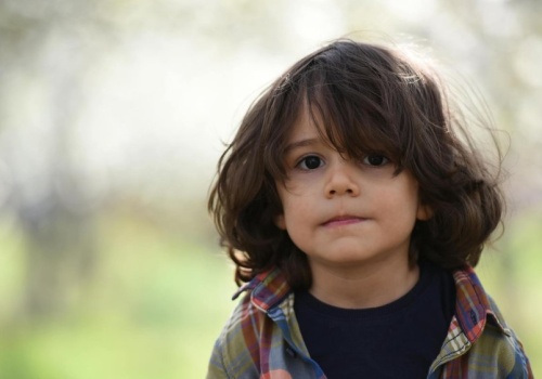 Twoje dziecko źle znosi wiosnę? Sprawdź, co robisz źle w domu