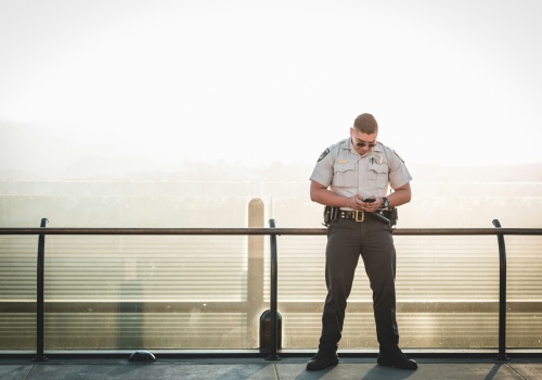 Jak działa agencja ochrony i czym są usługi ochrony technicznej?