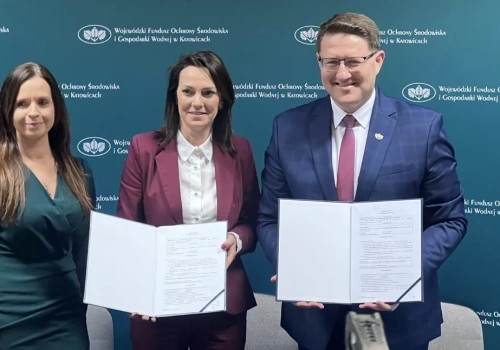 Uroczyste podpisanie umowy na termomodernizację budynku OSP w Goleszowie