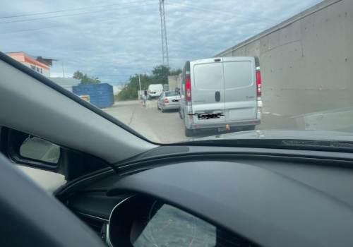 Czekali trzy godziny w kolejce do PSZOK. Następnym razem wybiorą las