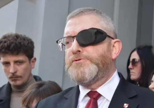 Braun doprowadzony siłą? Prokurator rozważa wniosek o pozwolenie na zatrzymanie europosła