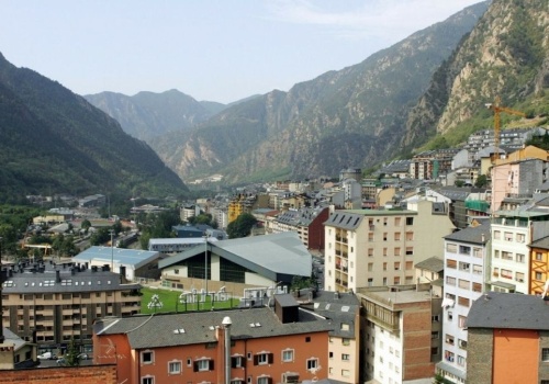 Andora to najwyżej położona stolica w Europie. Przyciąga miliony turystów