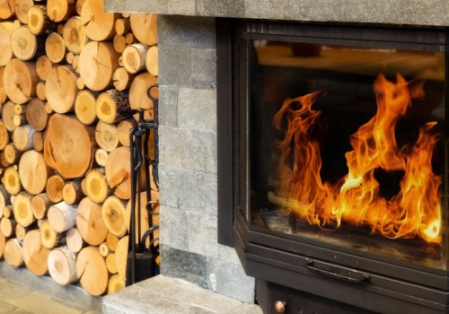 Kominki w Polsce 2026. Gdzie obowiązują ograniczenia i jakie są zasady?