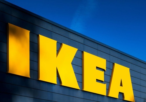 Butelkomat w IKEA działa inaczej niż w Biedronce. Kaucja leci prosto na konto