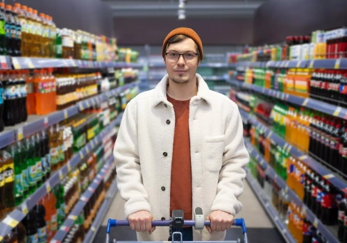 Sklepy stacjonarne wciąż silne. Polacy nie rezygnują z zakupów offline