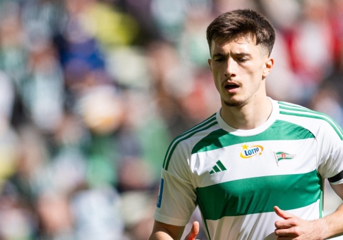 Na Polskę i „Lewego” z obrońcą Lechii? Bujar Pllana czeka na debiut