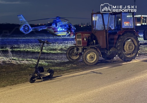 Dwóch 14-latków na jednej hulajnodze zderzyło się z traktorem na Przyczółkowej. W akcji śmigłowiec LPR