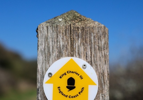 Najdłuższy szlak pieszy wybrzeżem Anglii otwarty. Liczy ponad 4300 km