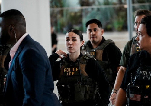 Problemy na lotniskach w USA. Trump wysłał agentów ICE, nie wyklucza użycia Gwardii Narodowej