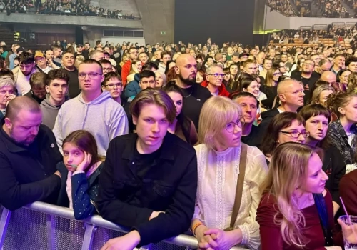 Hala Stulecia pęka w szwach. Lady Pank świętuje tutaj swoje 45. urodziny!