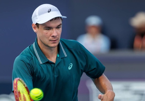 Miłe złego początki. Majchrzak odpadł z turnieju w Miami