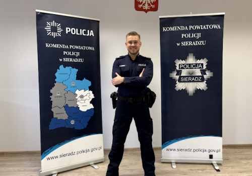 Czujność nie kończy się wraz ze służbą. Dzielnicowy z Sieradza zatrzymał poszukiwanego w drodze do pracy