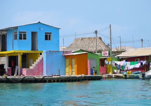 Najbardziej zatłoczona wyspa świata. Tylko 1200 mieszkańców. O prywatności zapomnieli