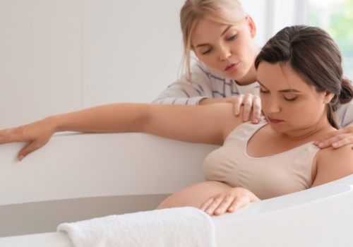 Domy narodzin i porody domowe. Ministerstwo zaproponuje kolejne rozwiązanie dla powiatów bez porodówek?