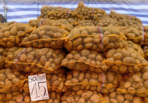 W Polsce magazyny pełne ziemniaków. Z Niemiec płyną kolejne tony