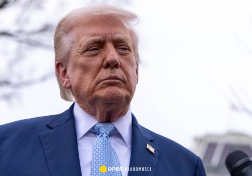 Donald Trump zdradza kulisy ataku na Iran i wskazuje polityka. 