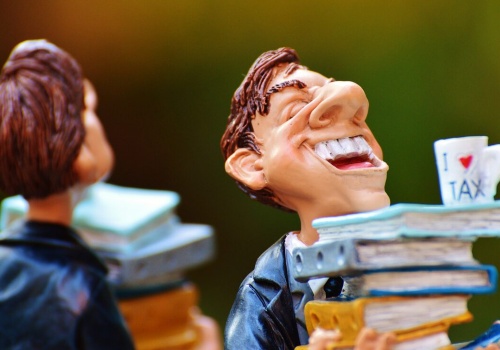 Fiskus „interesuje” się firmami, które nie weszły do KSeF. Nie przekazujmy urzędnikom poufnych danych!